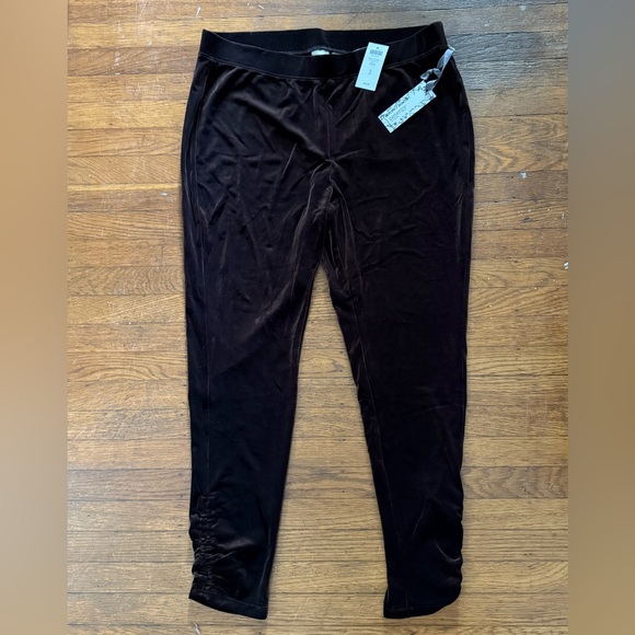 NWT Chico's Zenergy Brown Velvet Leggings Pant Espresso Dressy Ankle elastic - Picture 1 of 5